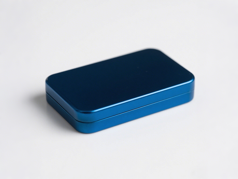 Rectangular shape, pure blue all over, smooth surface and flowing lines, simple and neat.